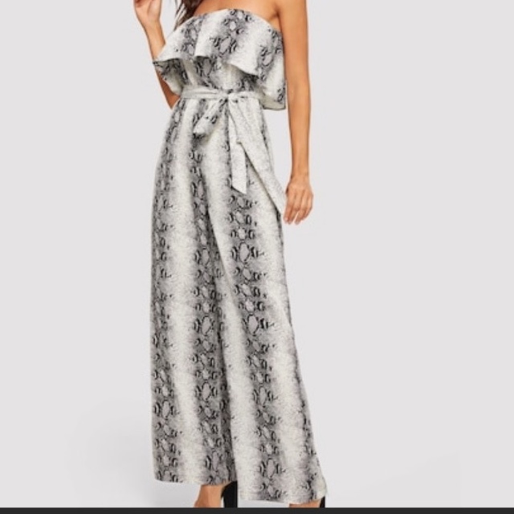 Chic Snakeskin Jumpsuit size L - Picture 3 of 8